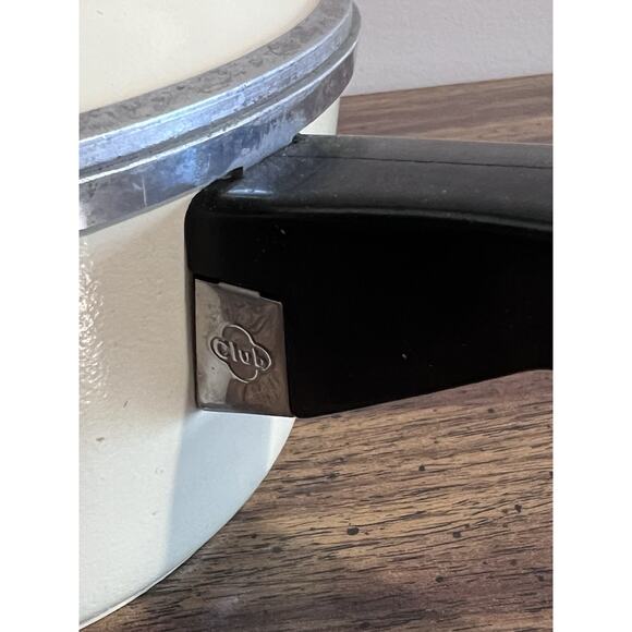 Vintage Club Cookware 1.5 QT Cast Aluminum Saucepan Pot Cream Ivory NICE - Picture 4 of 10